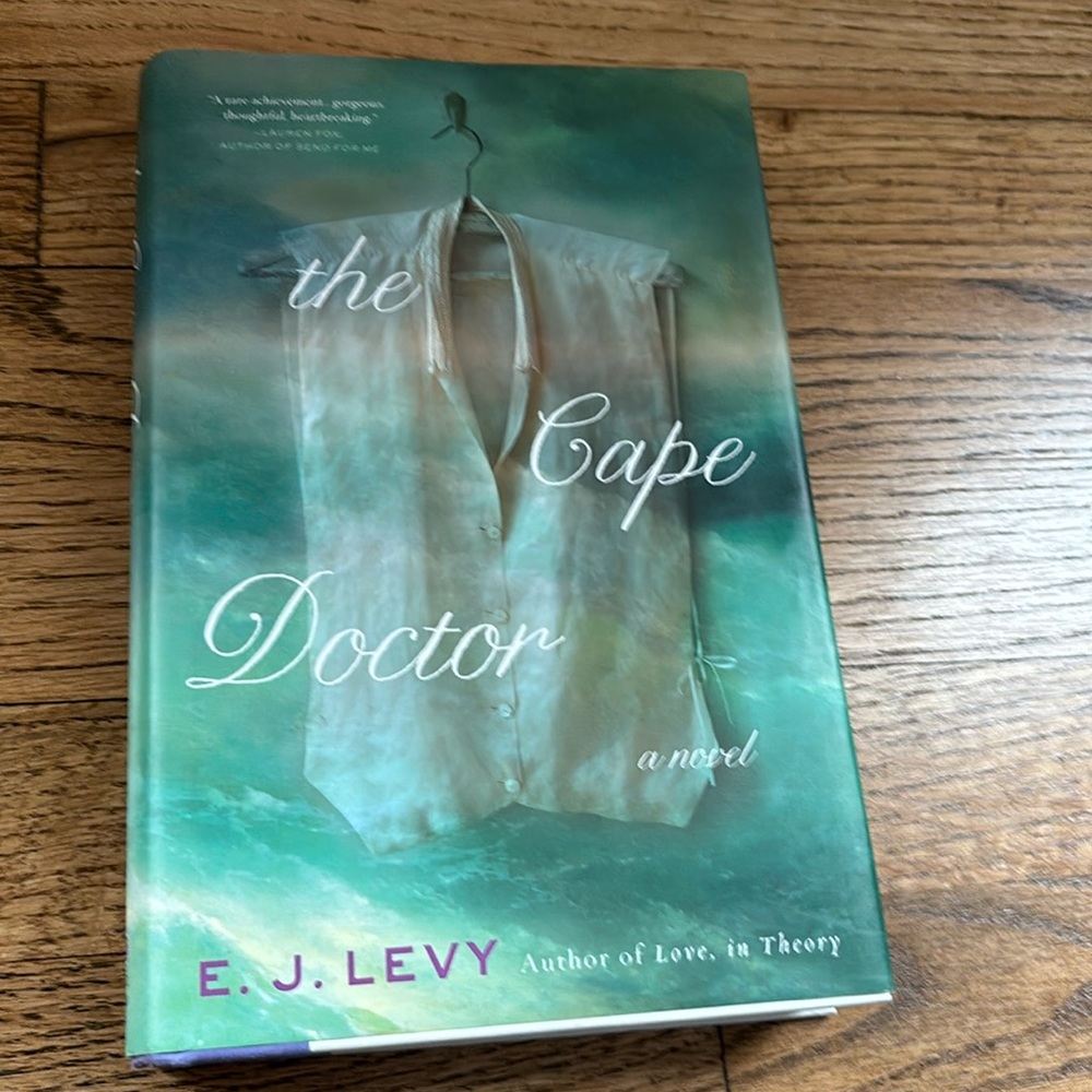 🎁 3/$15 - The Cape Doctor by E.J. Levy, Hardcover